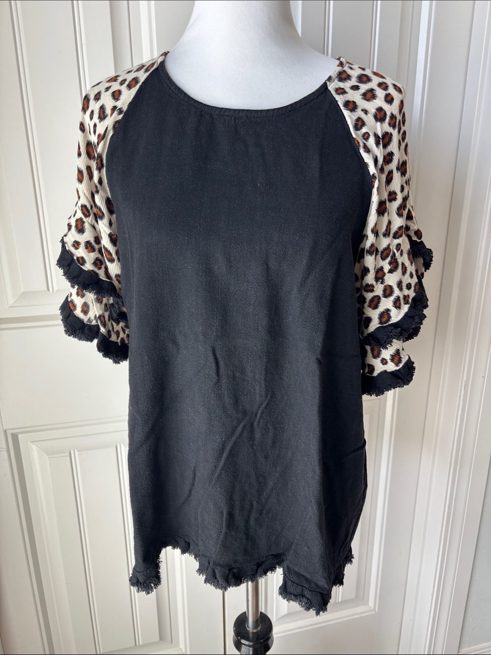 Umgee Black Tunic with Leopard-Print Ruffled Sleeves